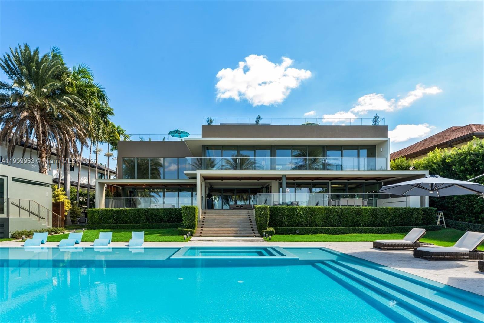 360 Harbor Dr Key Biscayne, FL 33149