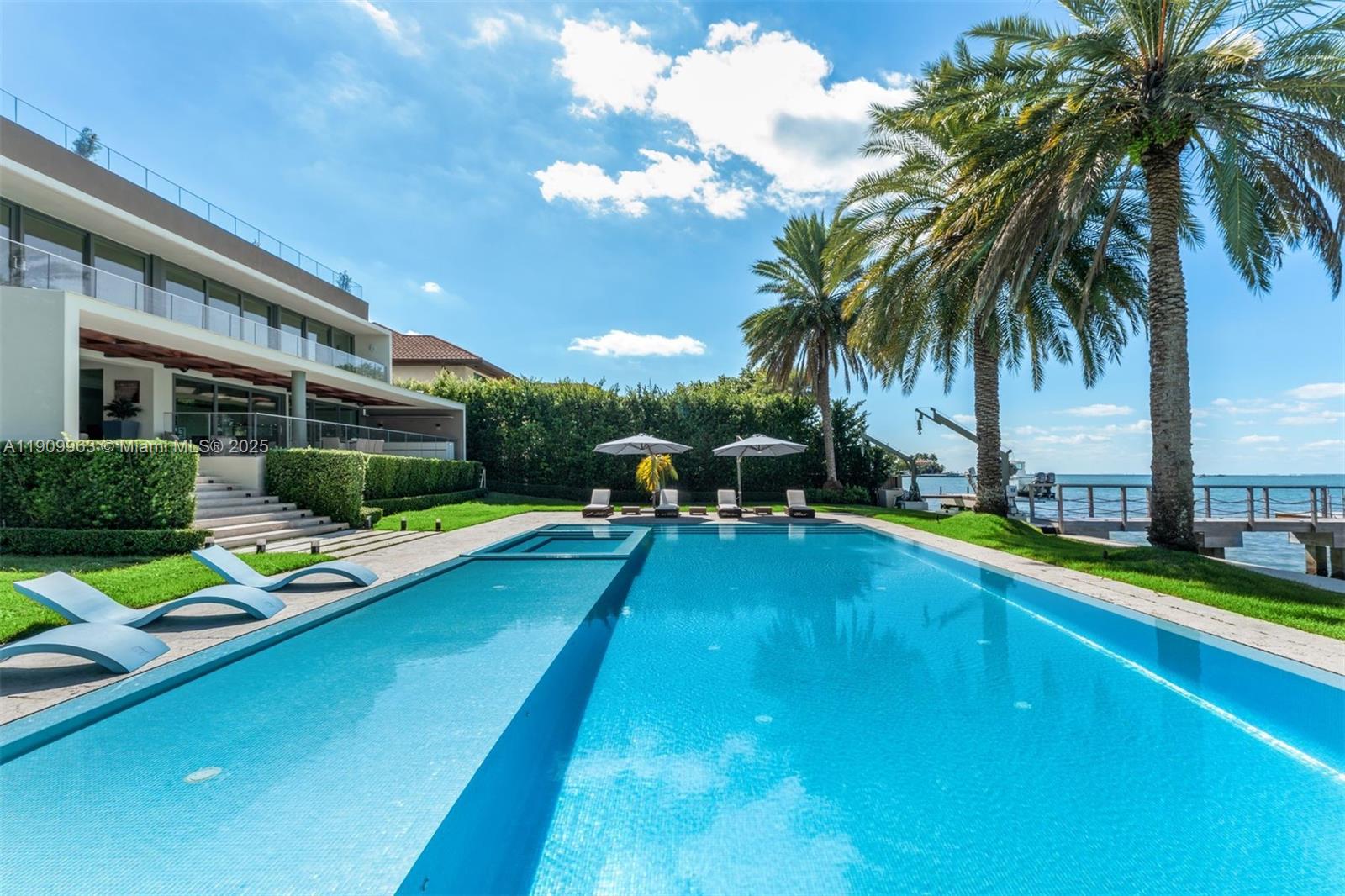 360 Harbor Dr Key Biscayne, FL 33149