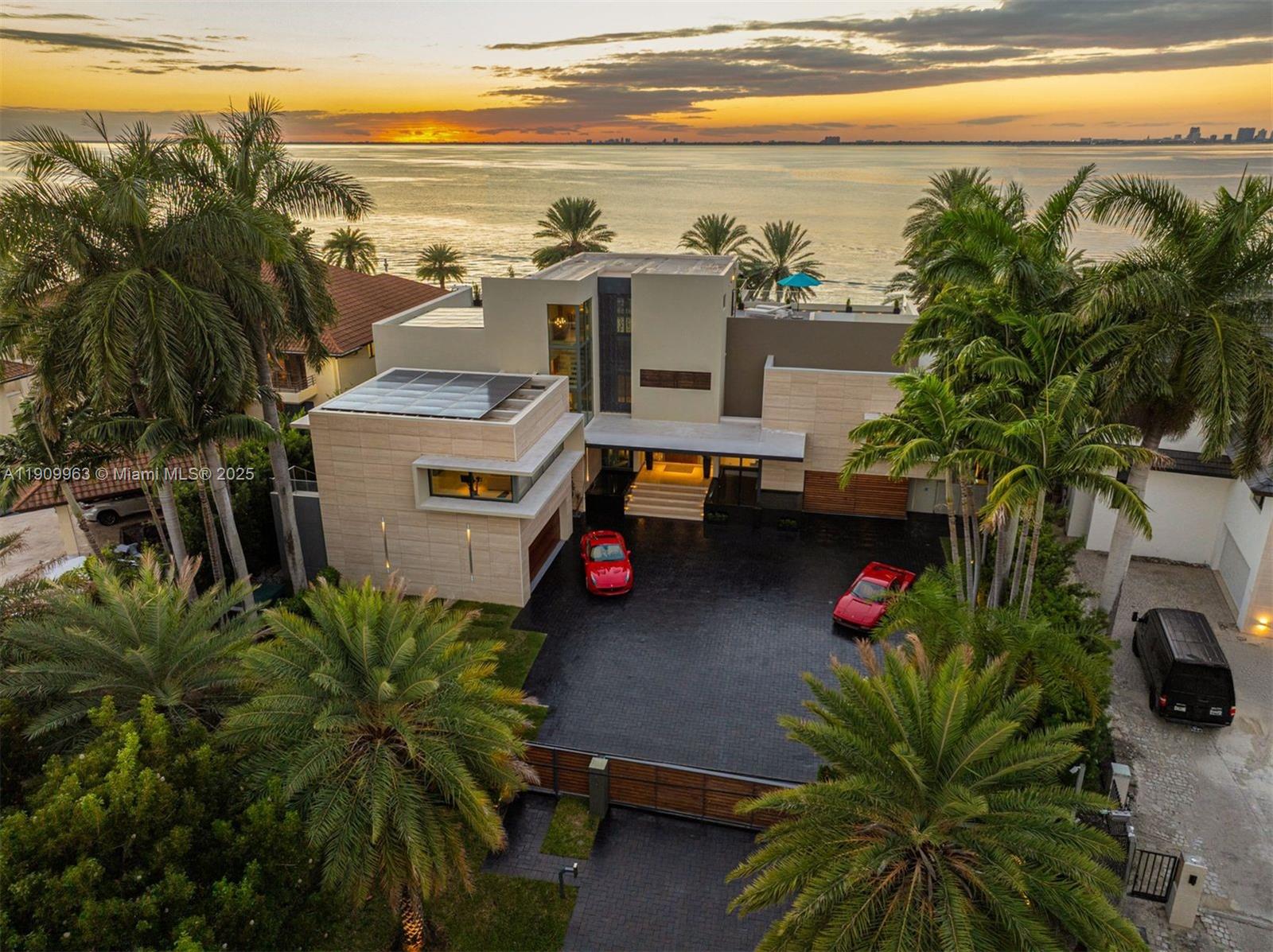 360 Harbor Dr Key Biscayne, FL 33149