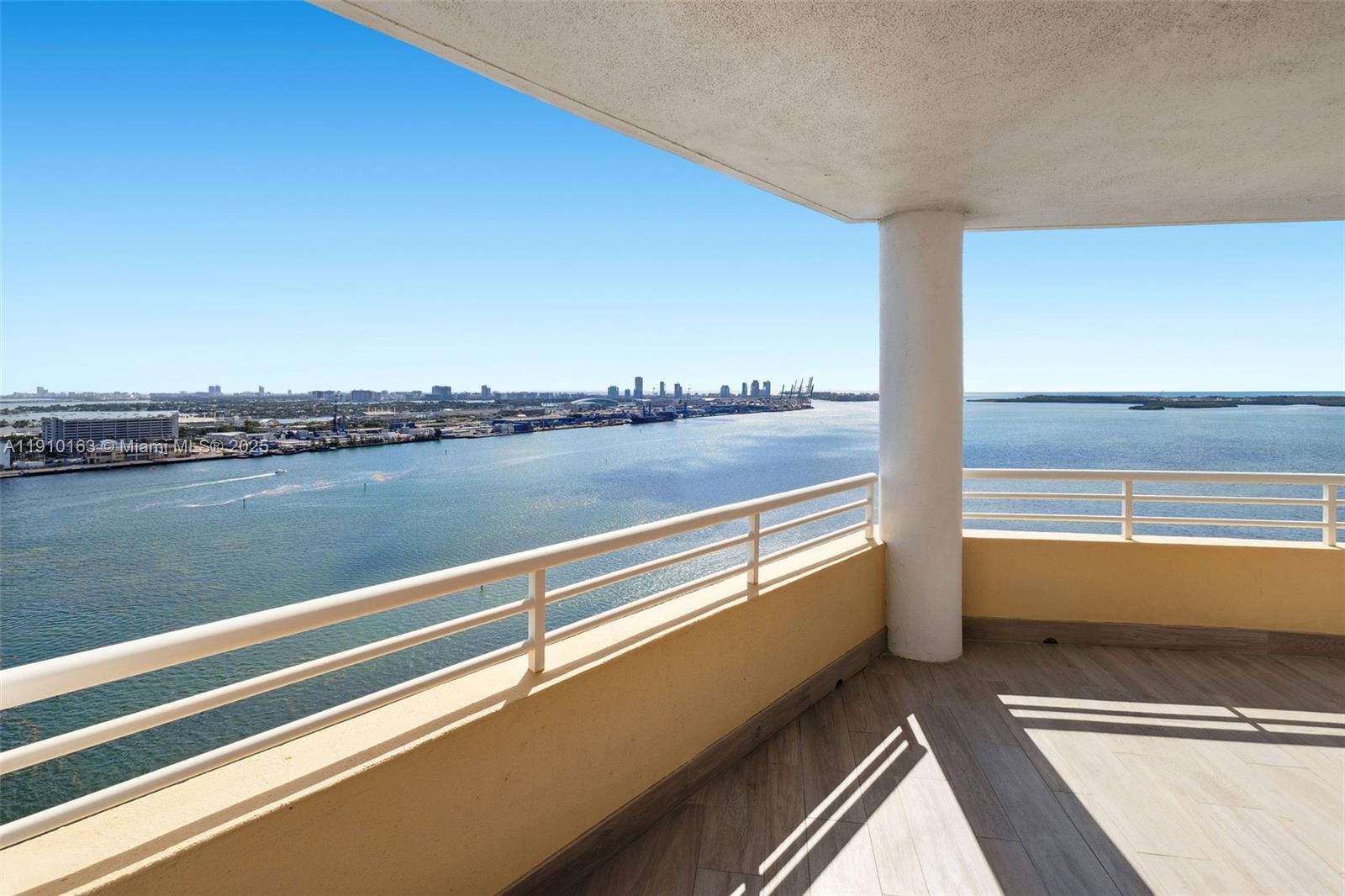 808 Brickell Key Dr #2601 Miami, FL 33131