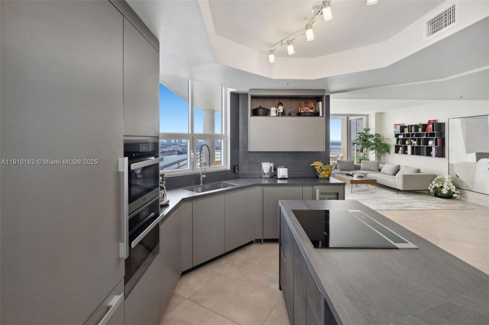 808 Brickell Key Dr #2601 Miami, FL 33131