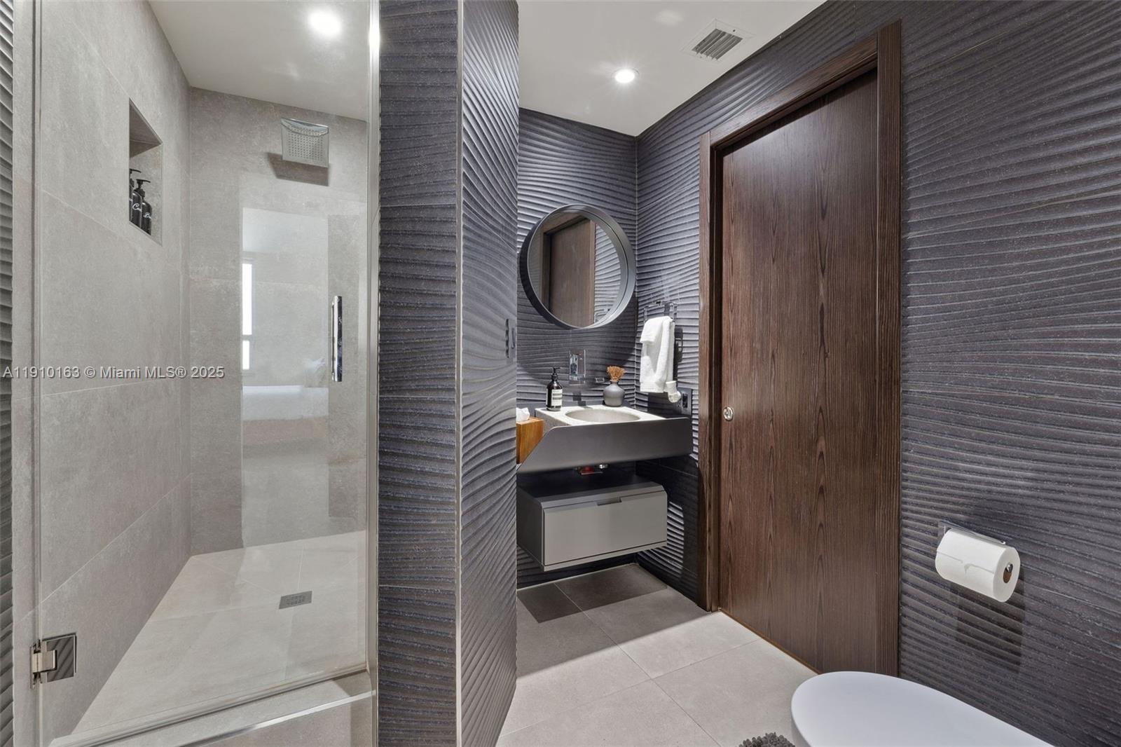 808 Brickell Key Dr #2601 Miami, FL 33131