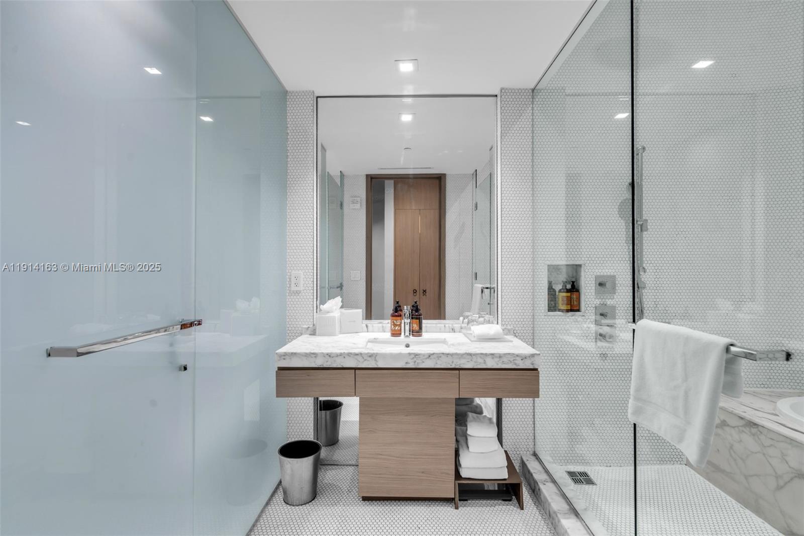 image 801 Sma Designer Suites9