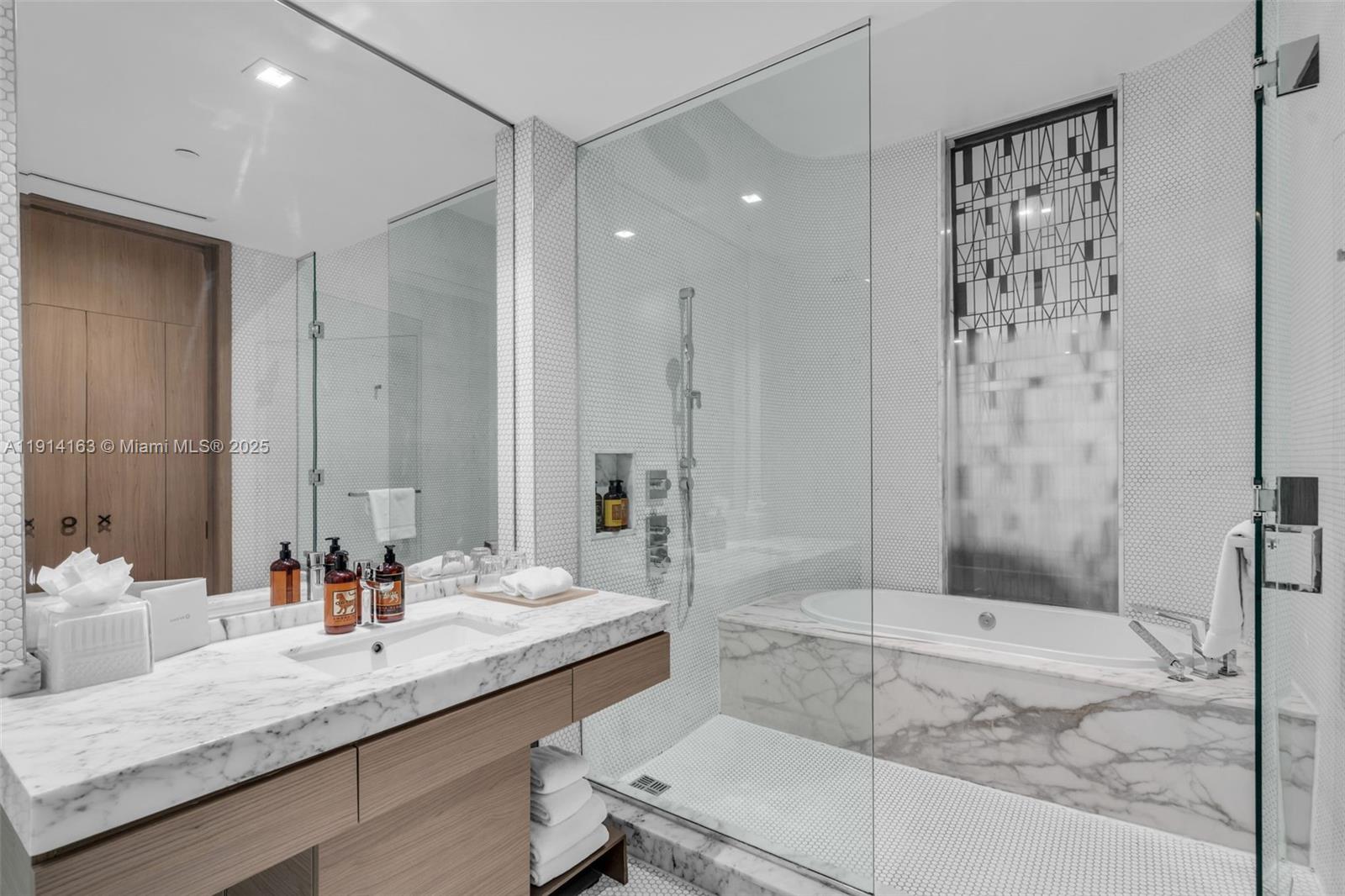 image 801 Sma Designer Suites10