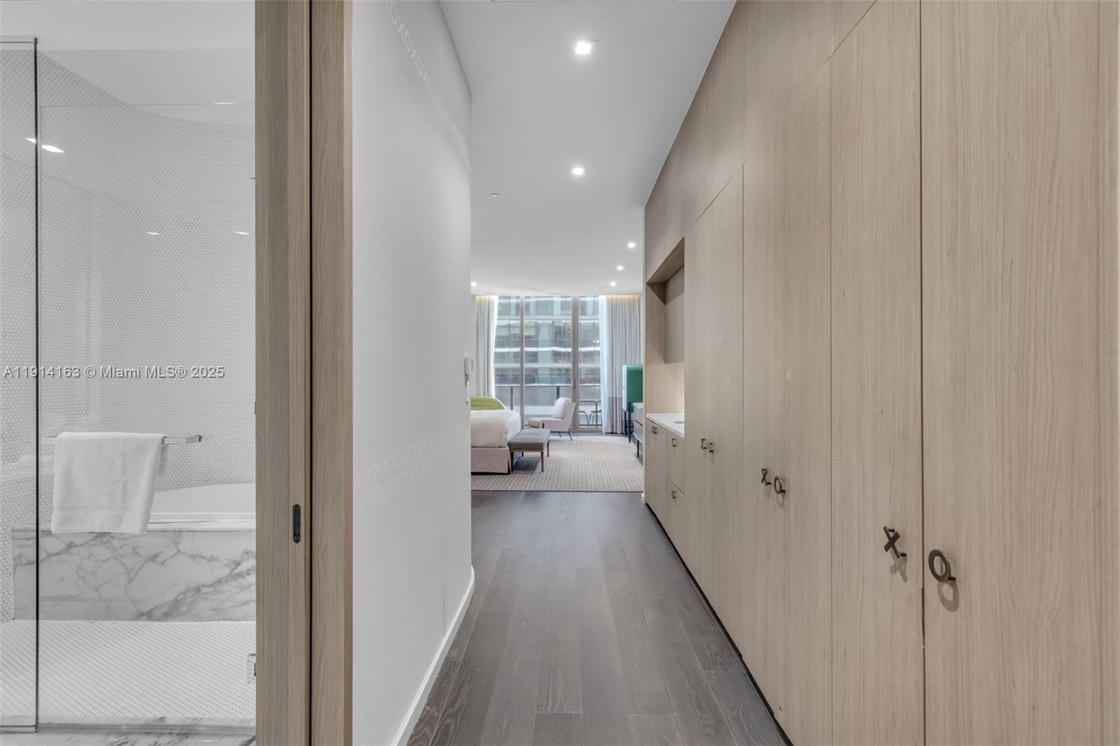 image 801 Sma Designer Suites3