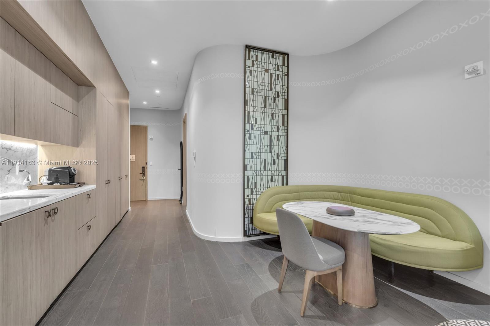 image 801 Sma Designer Suites6