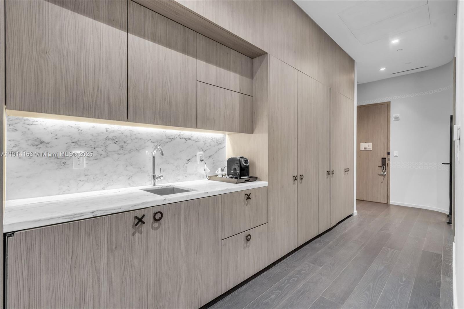 image 801 Sma Designer Suites7