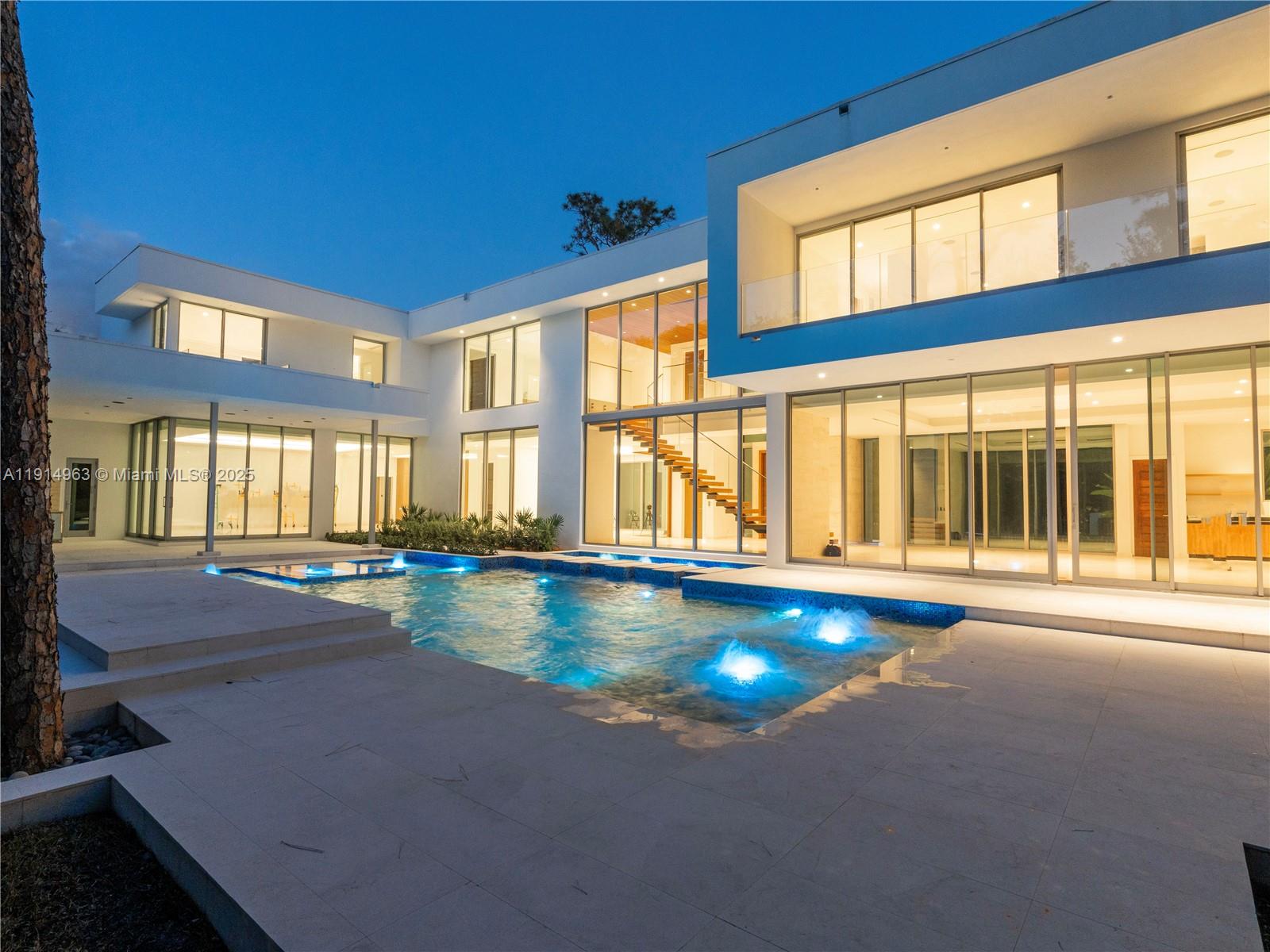 6720 SW 98th St Pinecrest, FL 33156