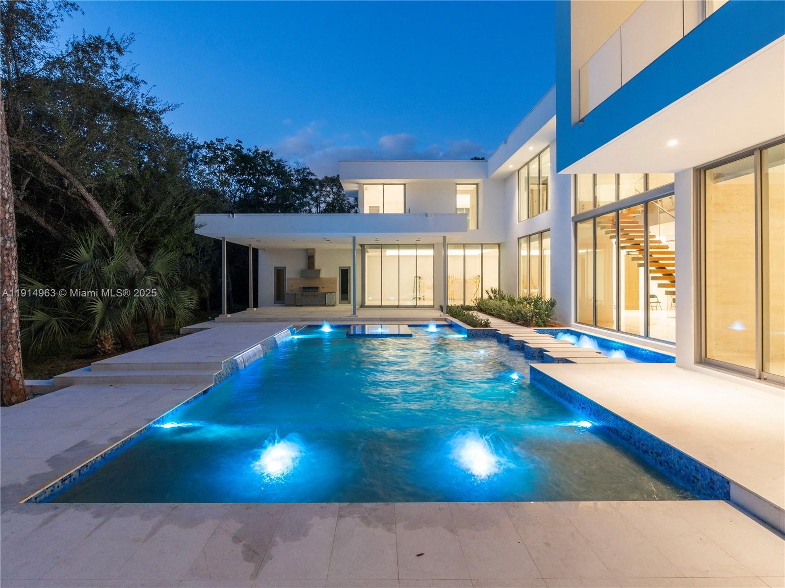 6720 SW 98th St Pinecrest, FL 33156