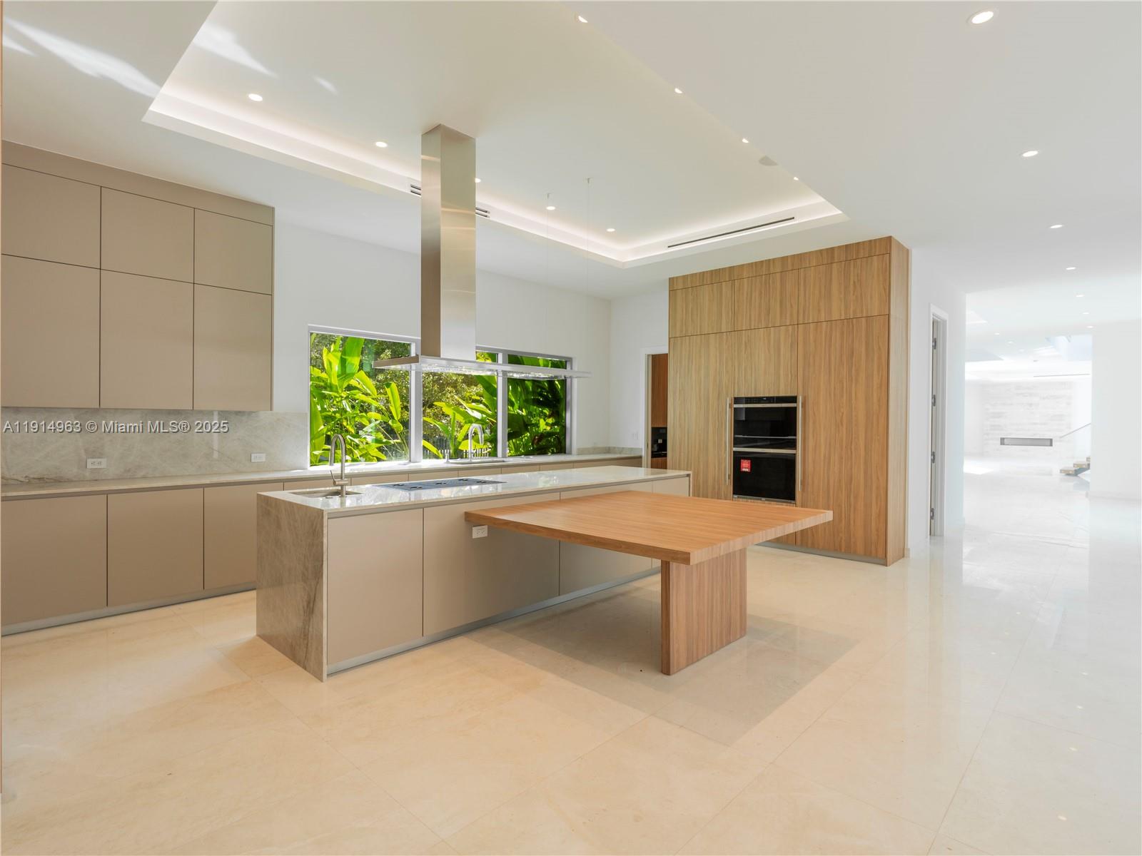 6720 SW 98th St Pinecrest, FL 33156