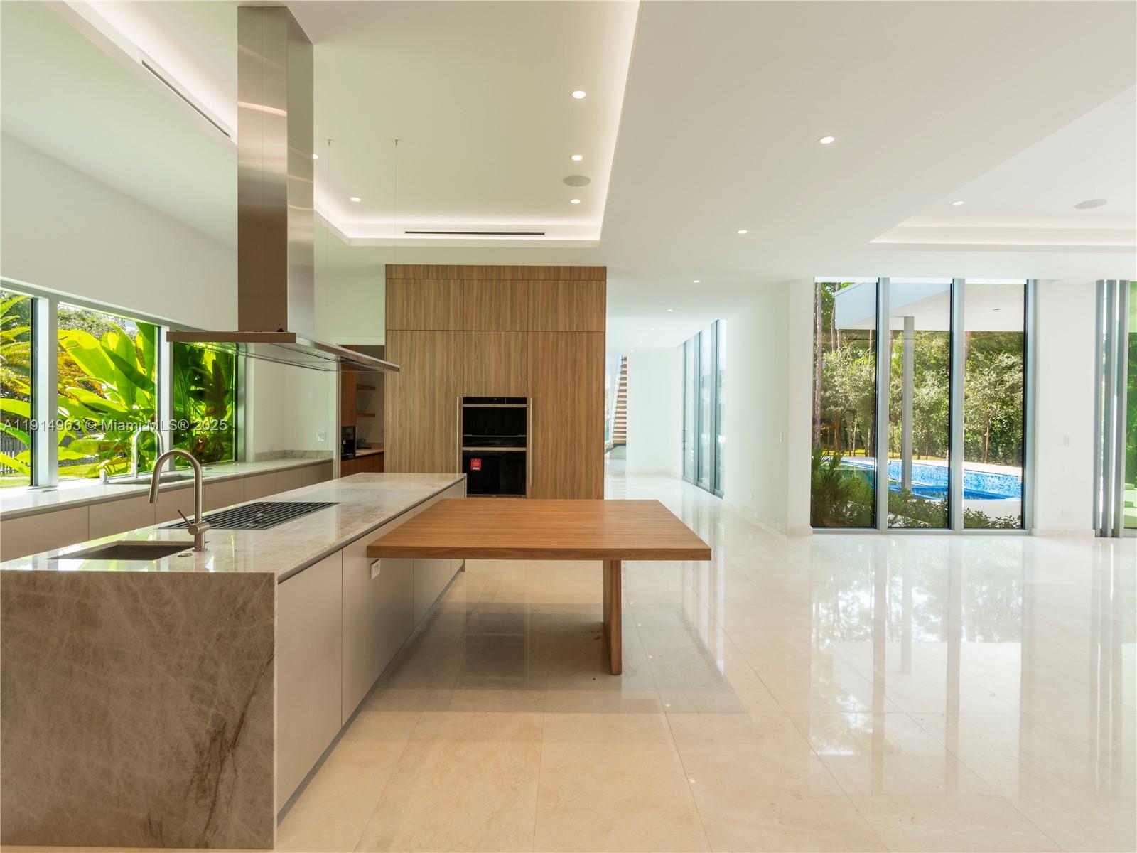 6720 SW 98th St Pinecrest, FL 33156