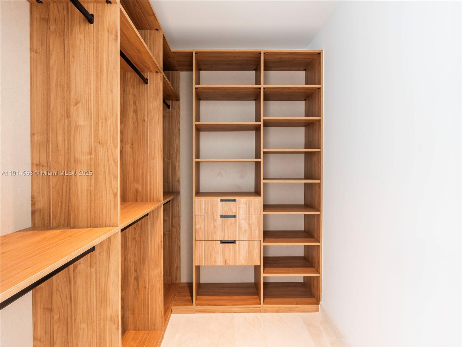 6720 SW 98th St Pinecrest, FL 33156