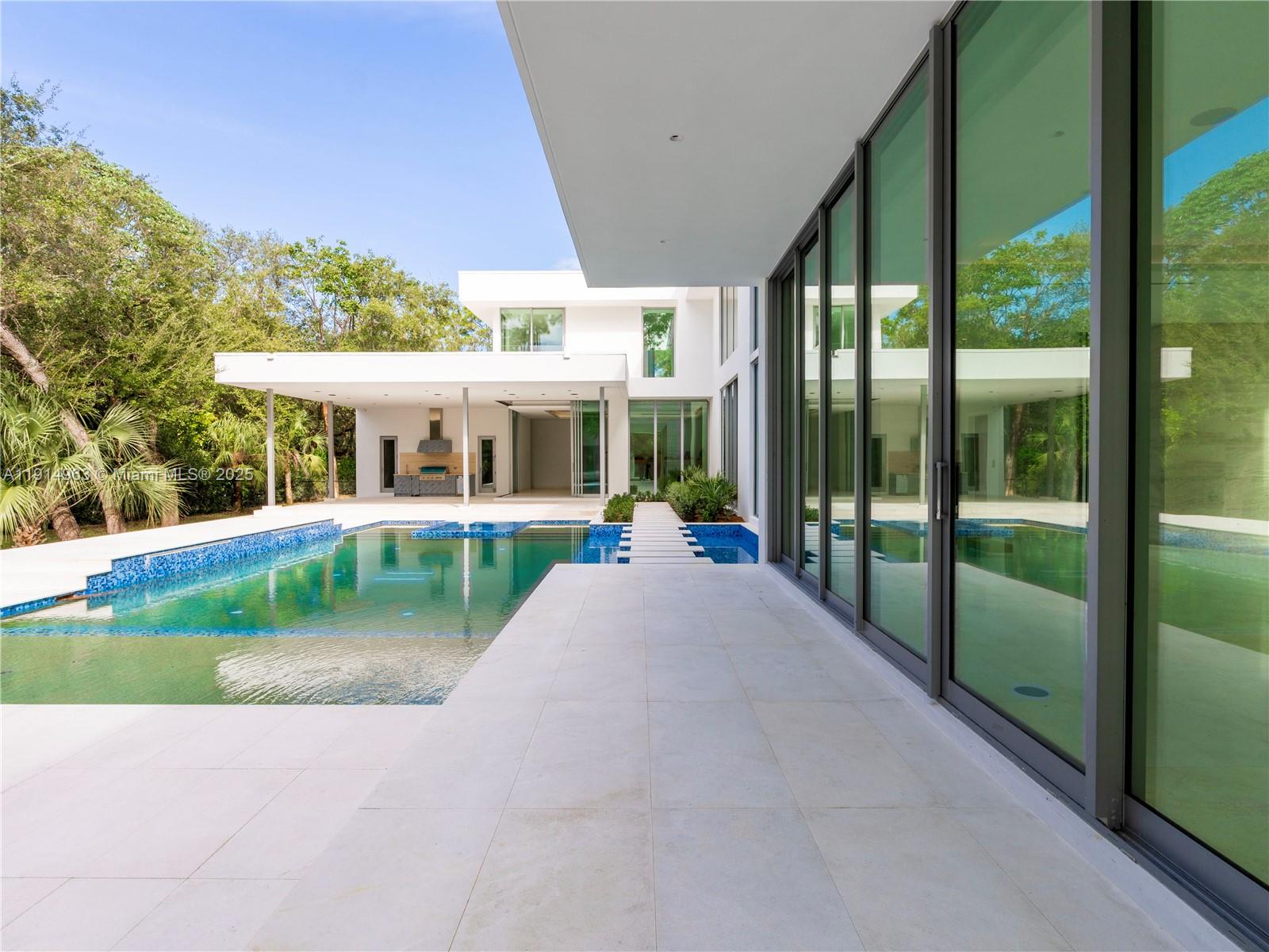 6720 SW 98th St Pinecrest, FL 33156