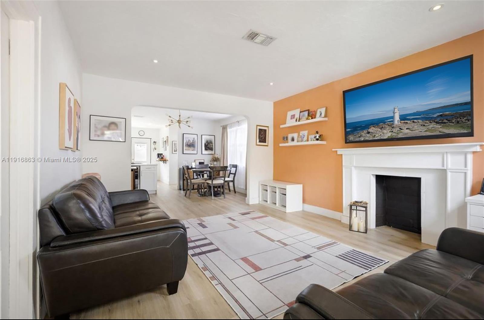 3422 SW 25th St Miami, FL 33133