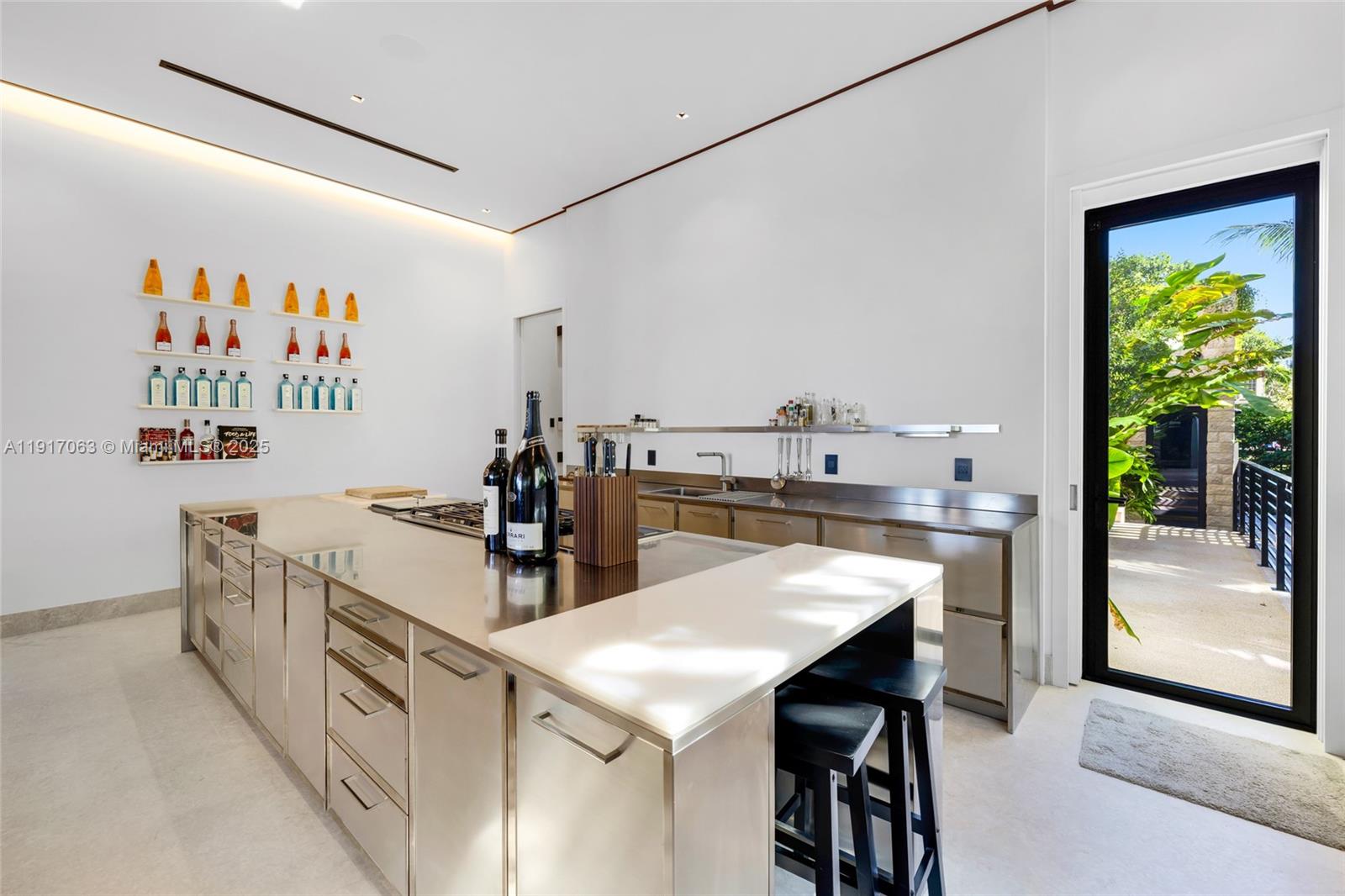 200 W Rivo Alto Dr Miami Beach, FL 33139