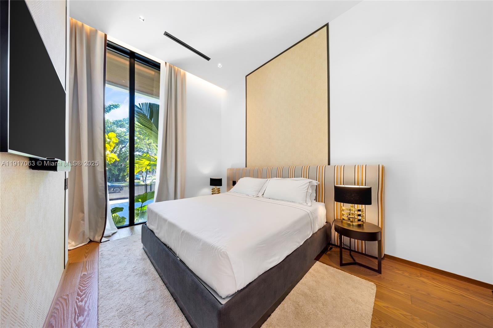 200 W Rivo Alto Dr Miami Beach, FL 33139