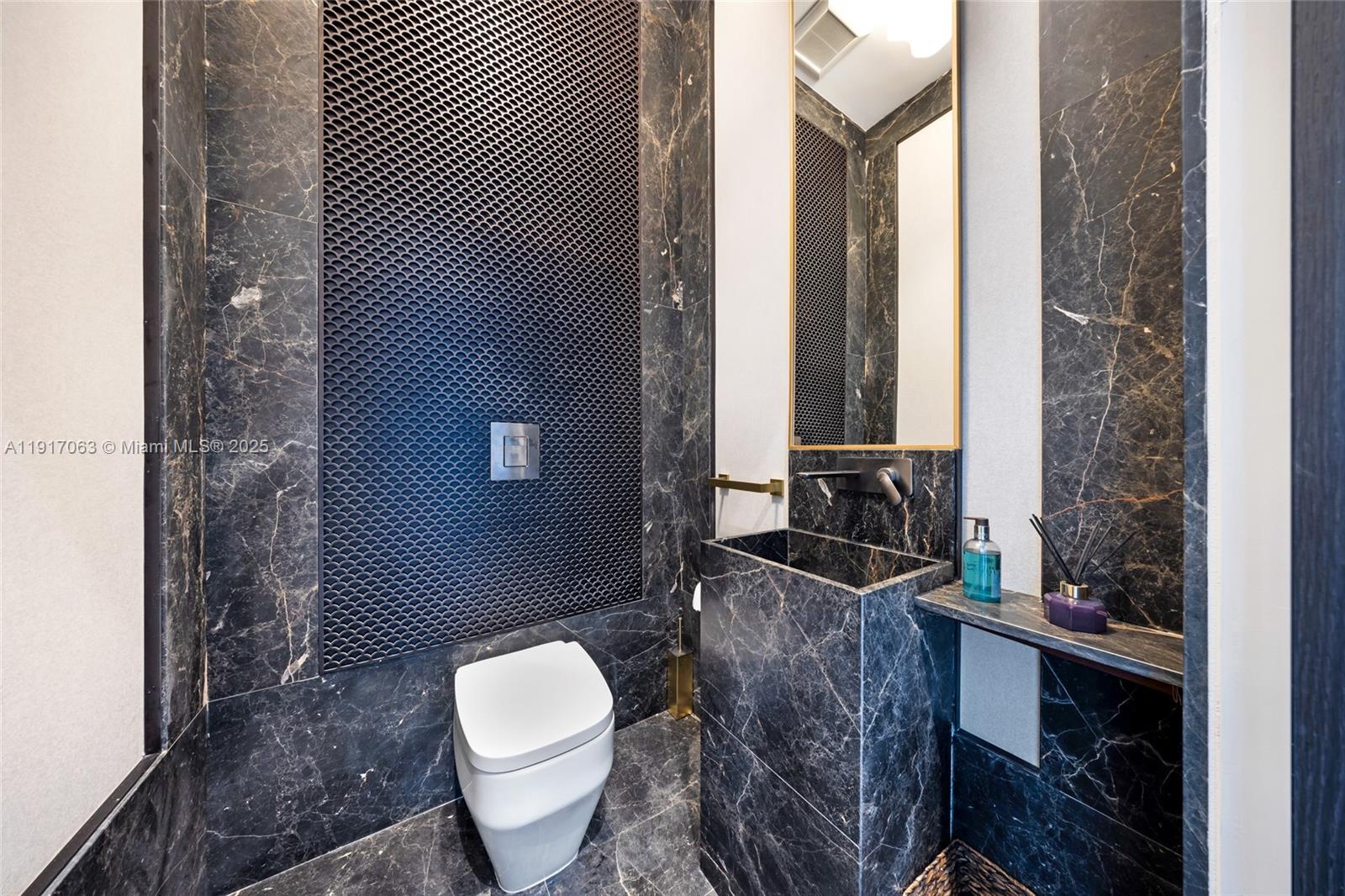 200 W Rivo Alto Dr Miami Beach, FL 33139