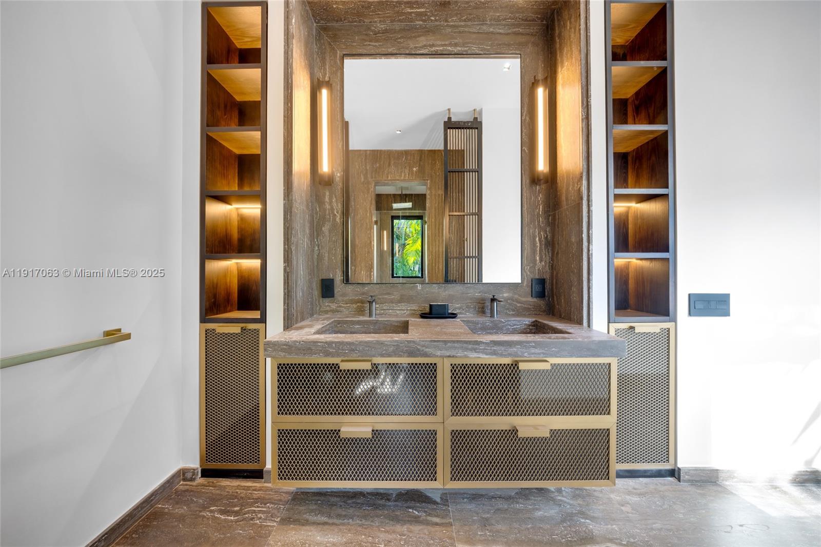 200 W Rivo Alto Dr Miami Beach, FL 33139