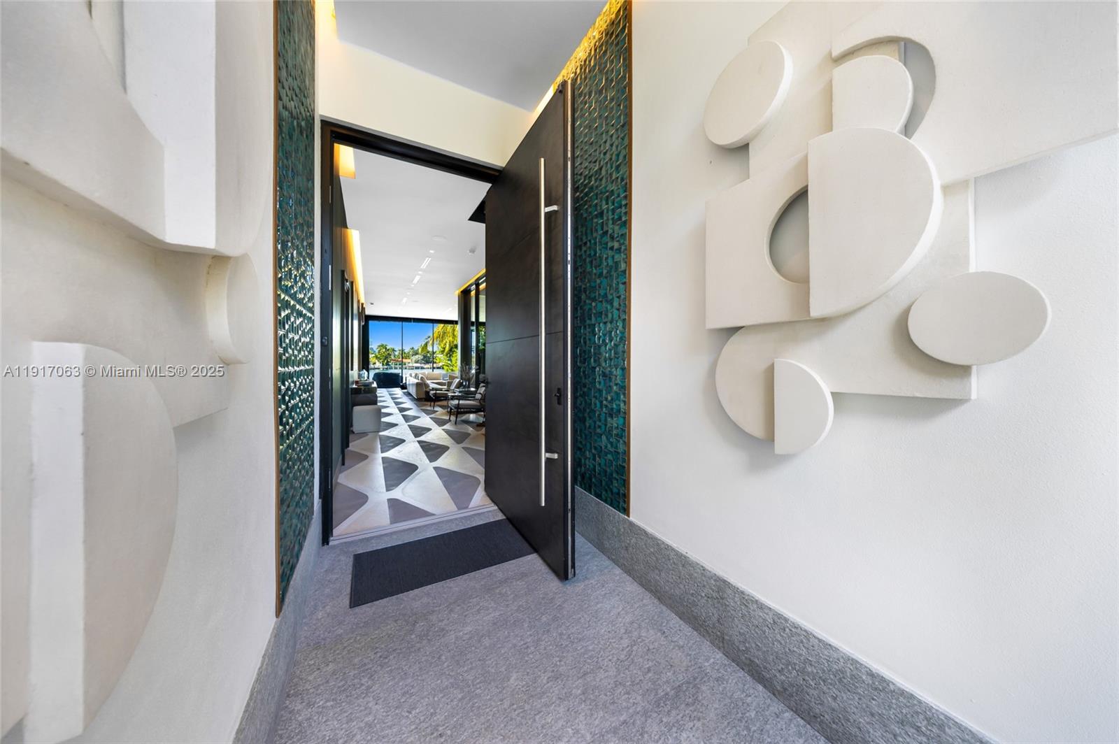 200 W Rivo Alto Dr Miami Beach, FL 33139