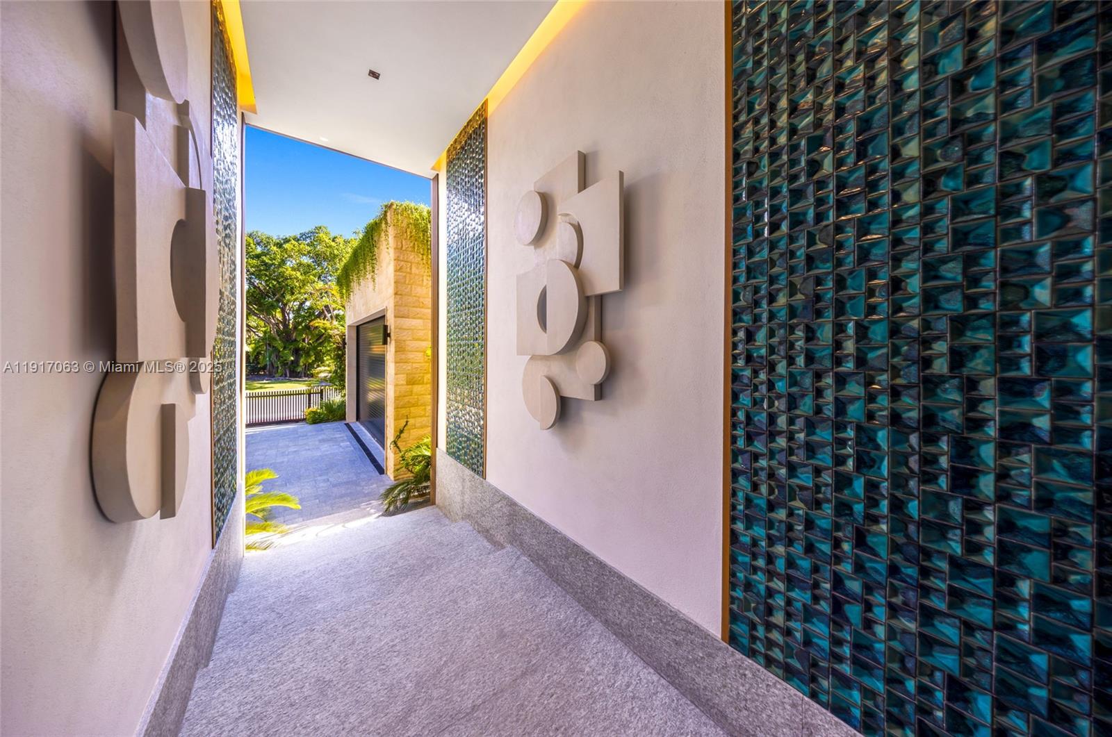 200 W Rivo Alto Dr Miami Beach, FL 33139