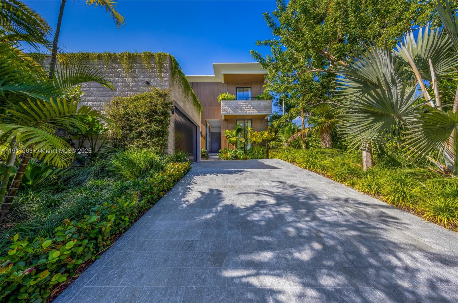 200 W Rivo Alto Dr Miami Beach, FL 33139