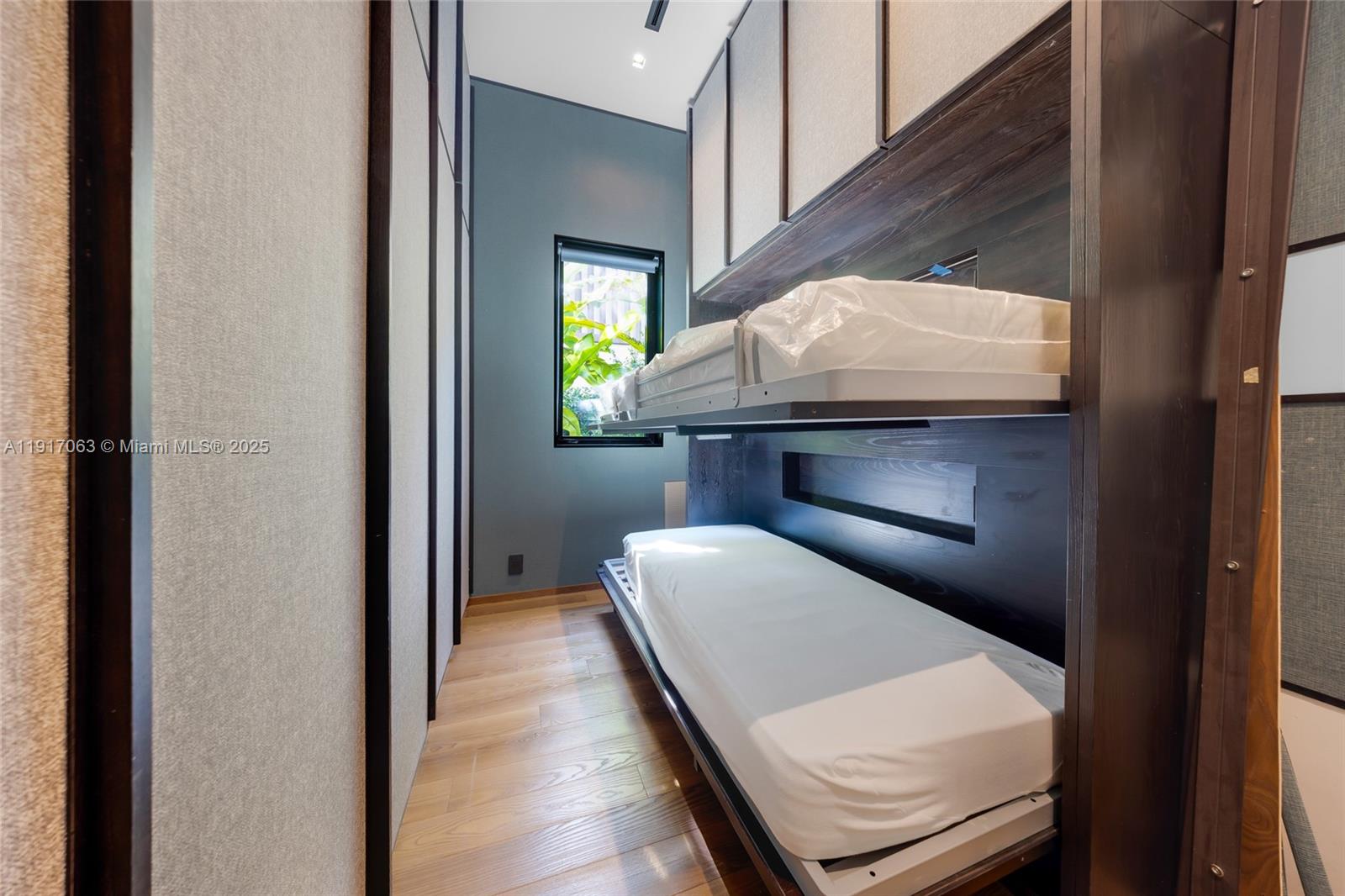 200 W Rivo Alto Dr Miami Beach, FL 33139