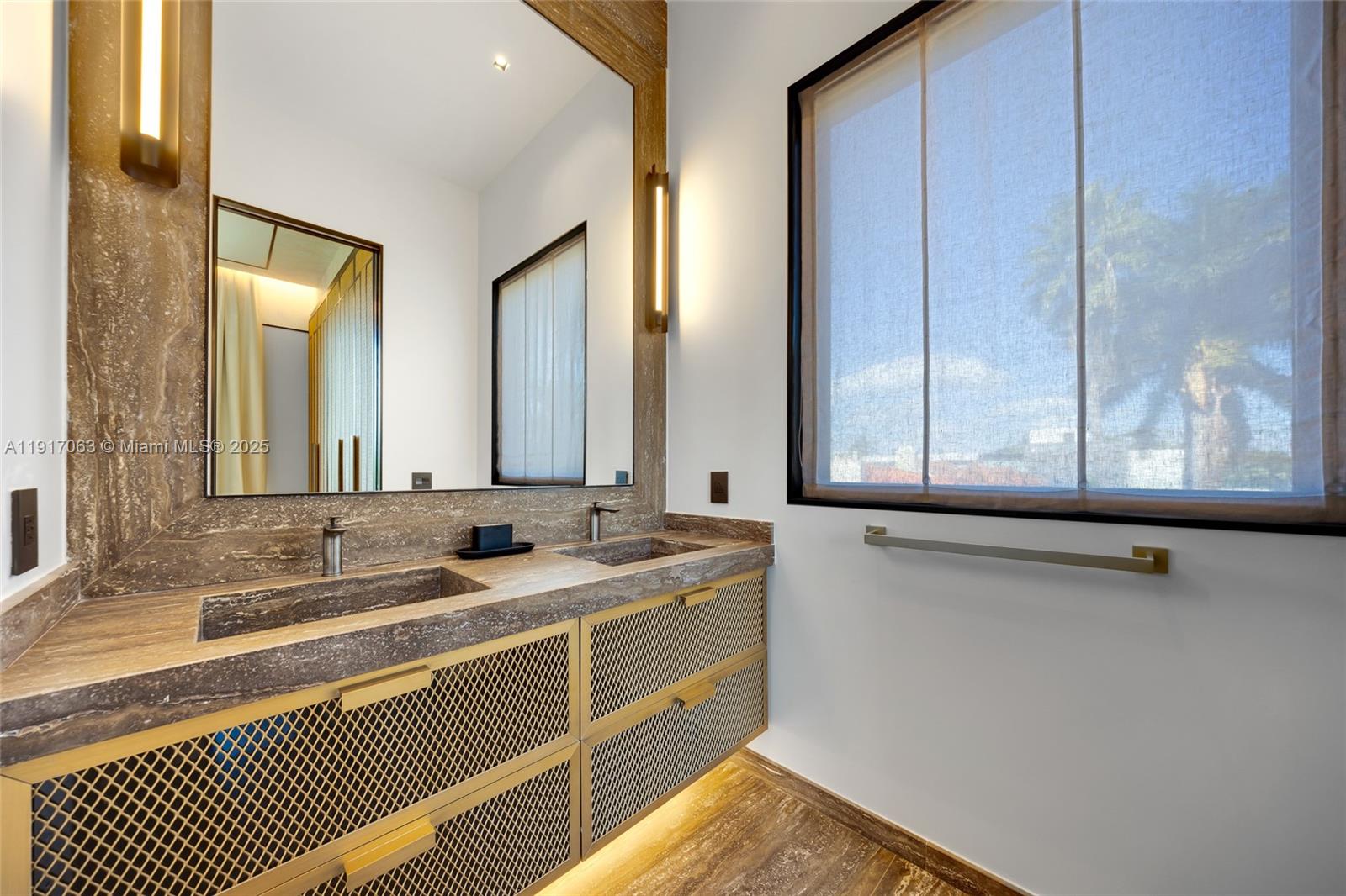 200 W Rivo Alto Dr Miami Beach, FL 33139