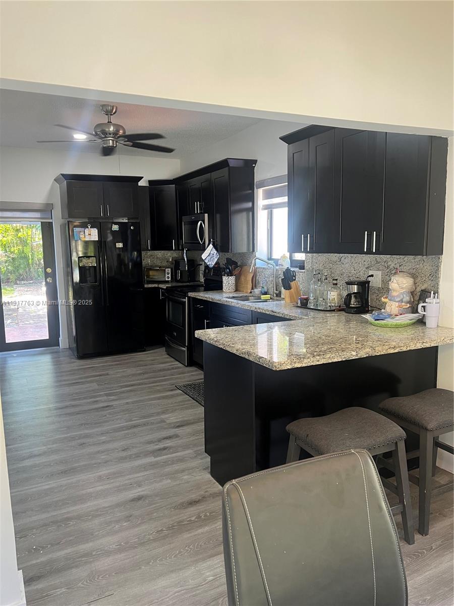 2152 SW 10th Miami, FL 33135