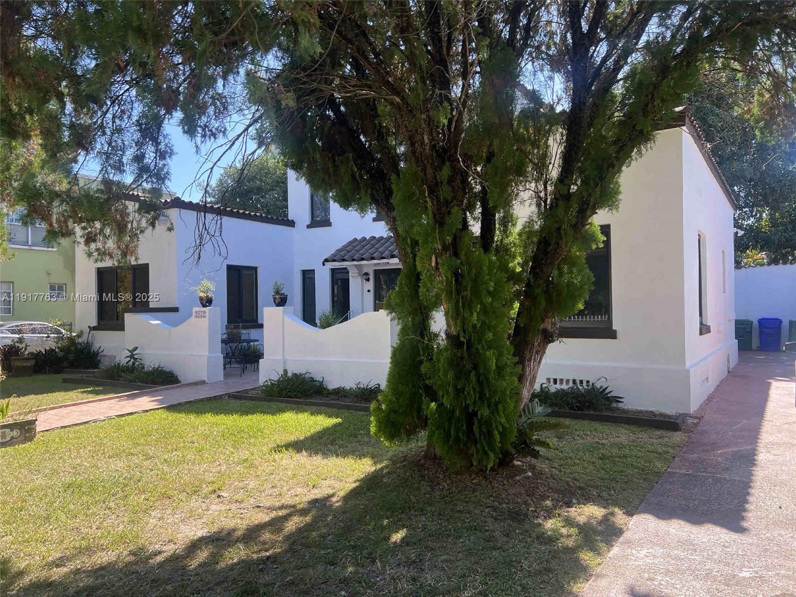 2152 SW 10th Miami, FL 33135