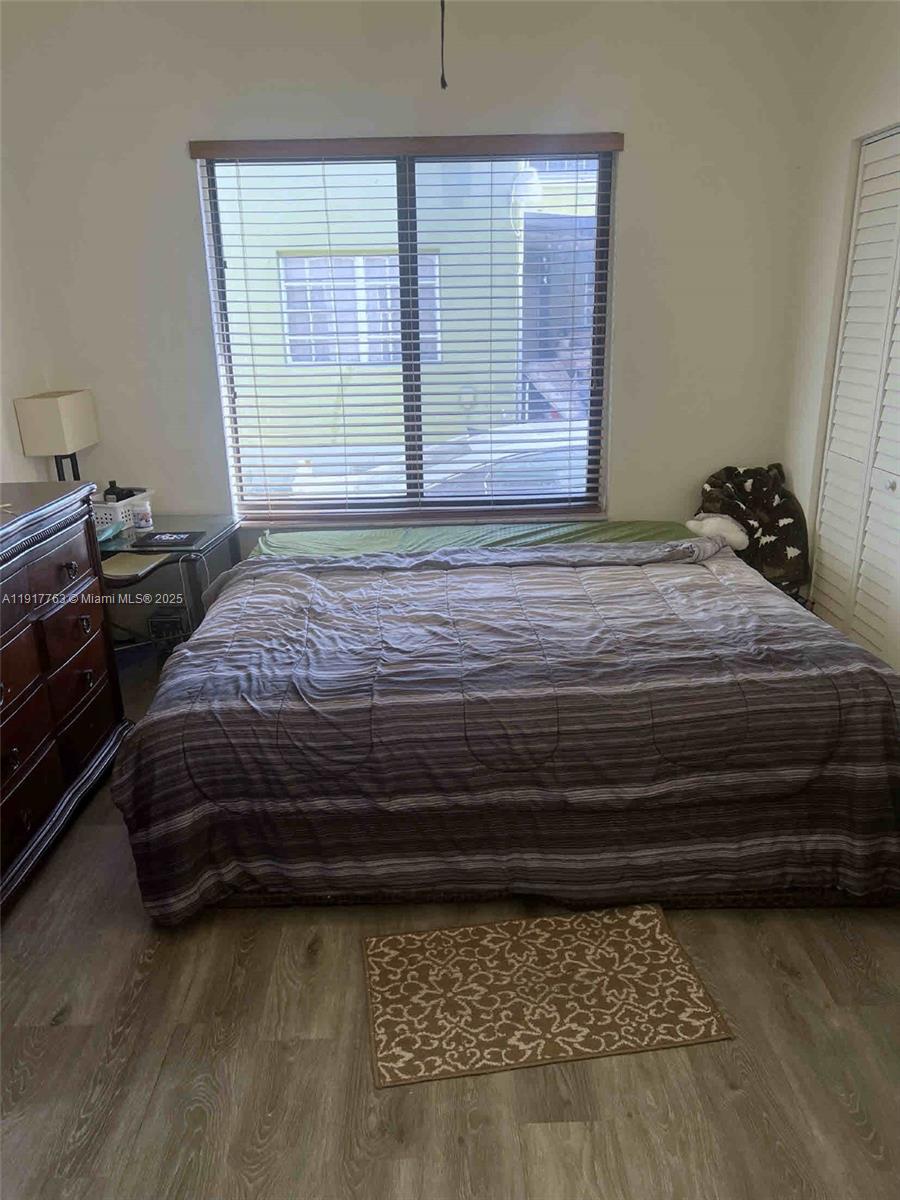 2152 SW 10th Miami, FL 33135