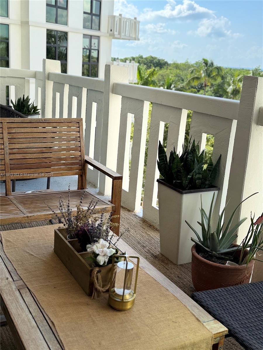 image The Towers Of Key Biscayn21