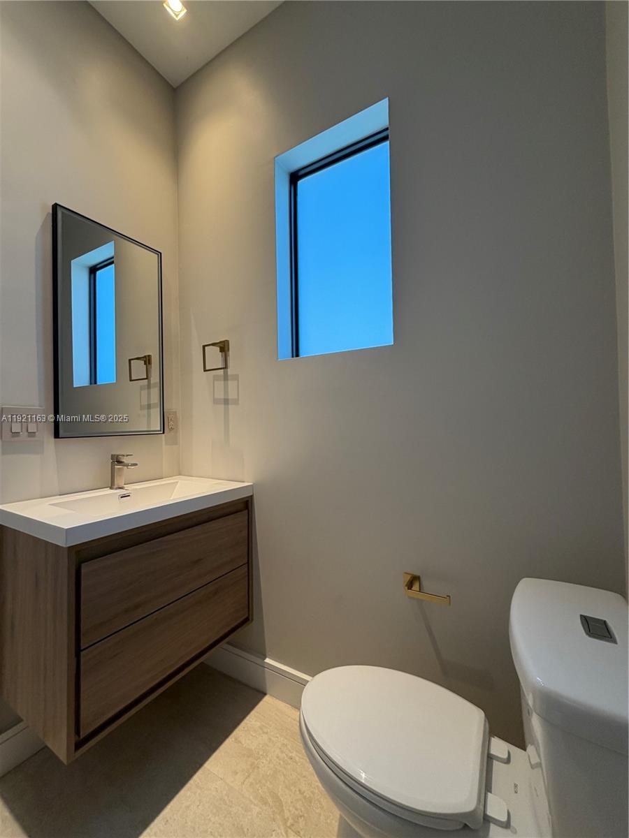 1380 Hollywood Blvd Hollywood, FL 33019