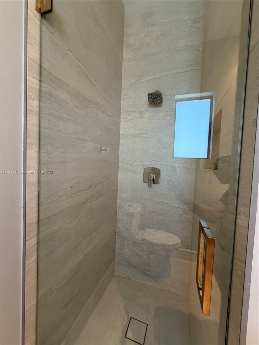 1380 Hollywood Blvd Hollywood, FL 33019