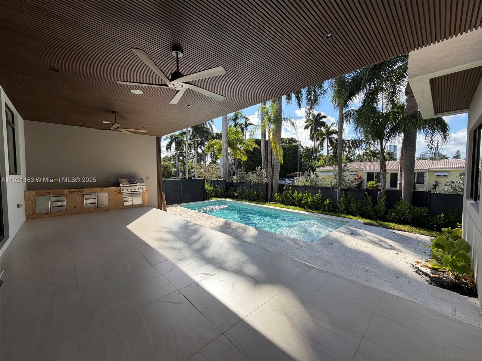 1380 Hollywood Blvd Hollywood, FL 33019