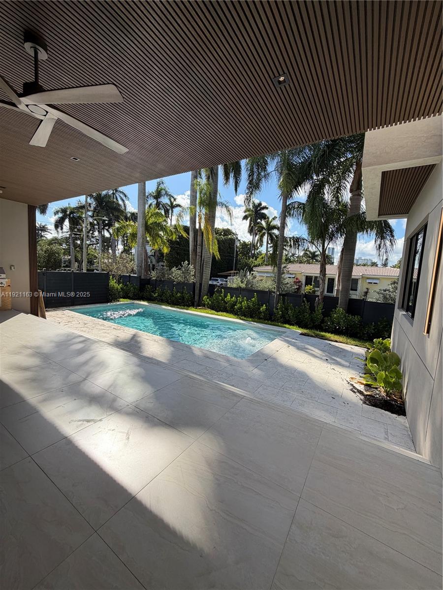 1380 Hollywood Blvd Hollywood, FL 33019