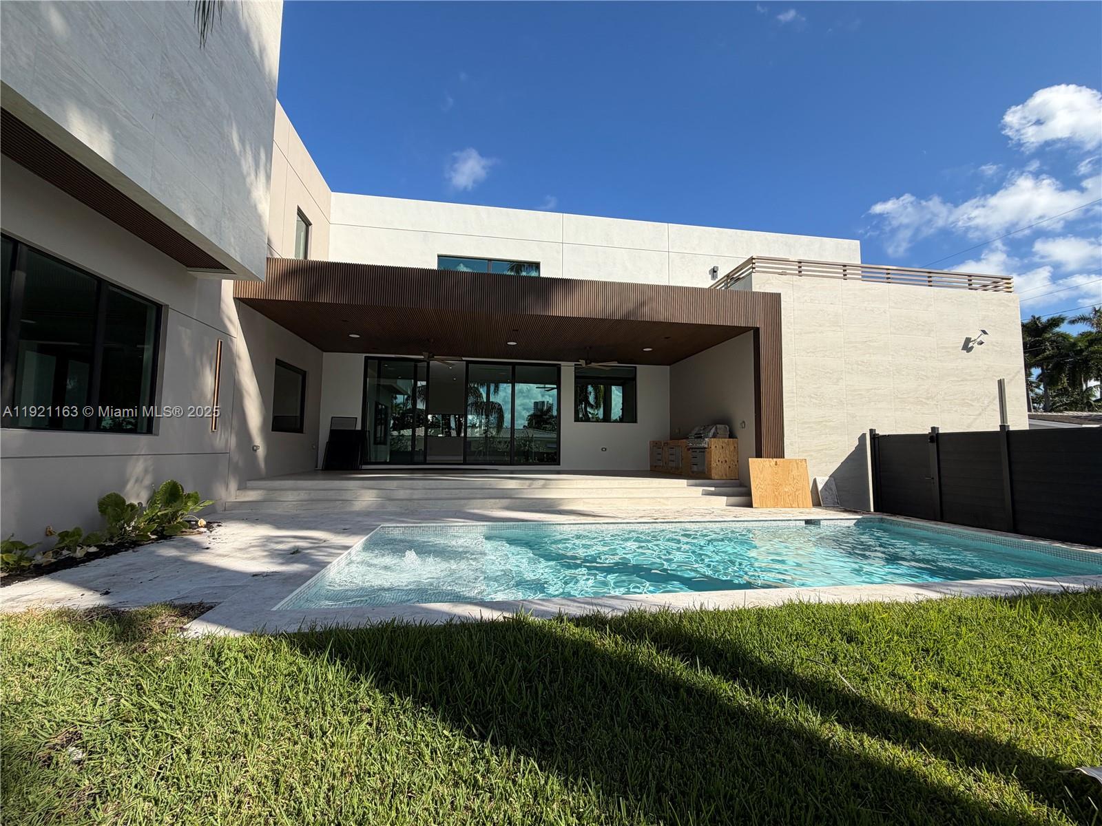 1380 Hollywood Blvd Hollywood, FL 33019