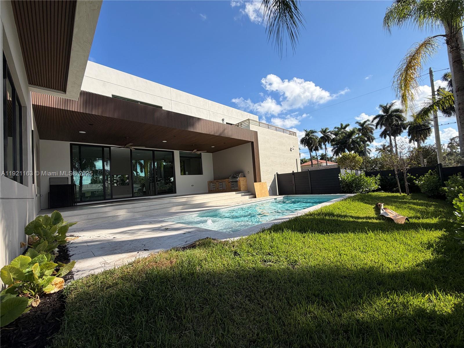 1380 Hollywood Blvd Hollywood, FL 33019