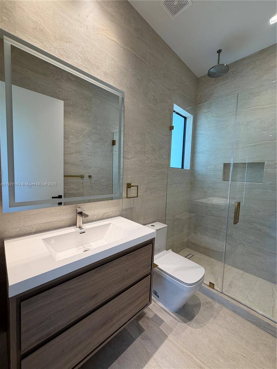 1380 Hollywood Blvd Hollywood, FL 33019