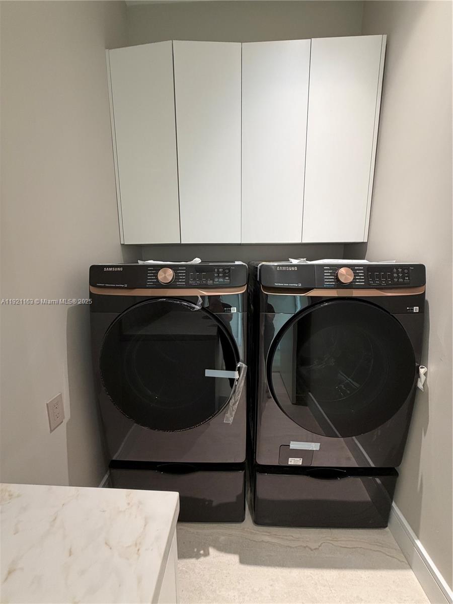 1380 Hollywood Blvd Hollywood, FL 33019