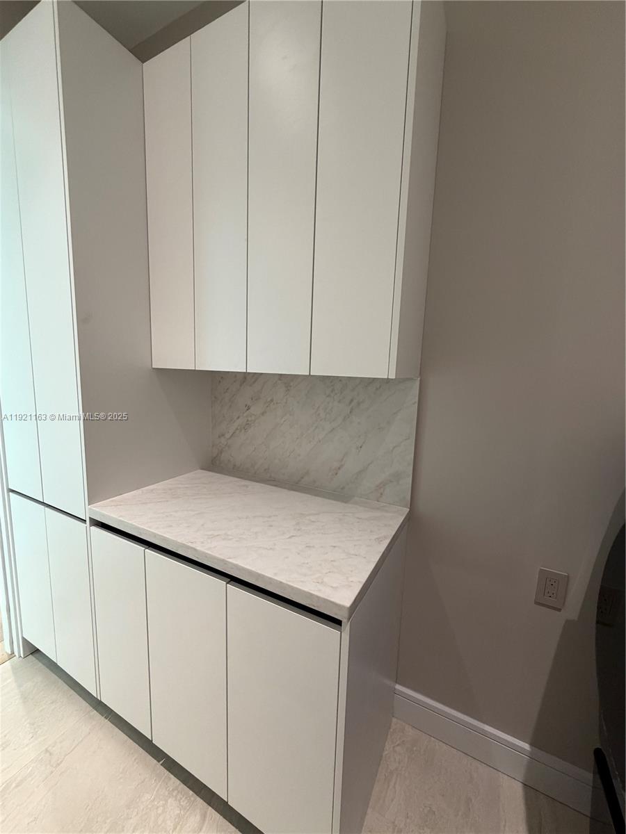 1380 Hollywood Blvd Hollywood, FL 33019