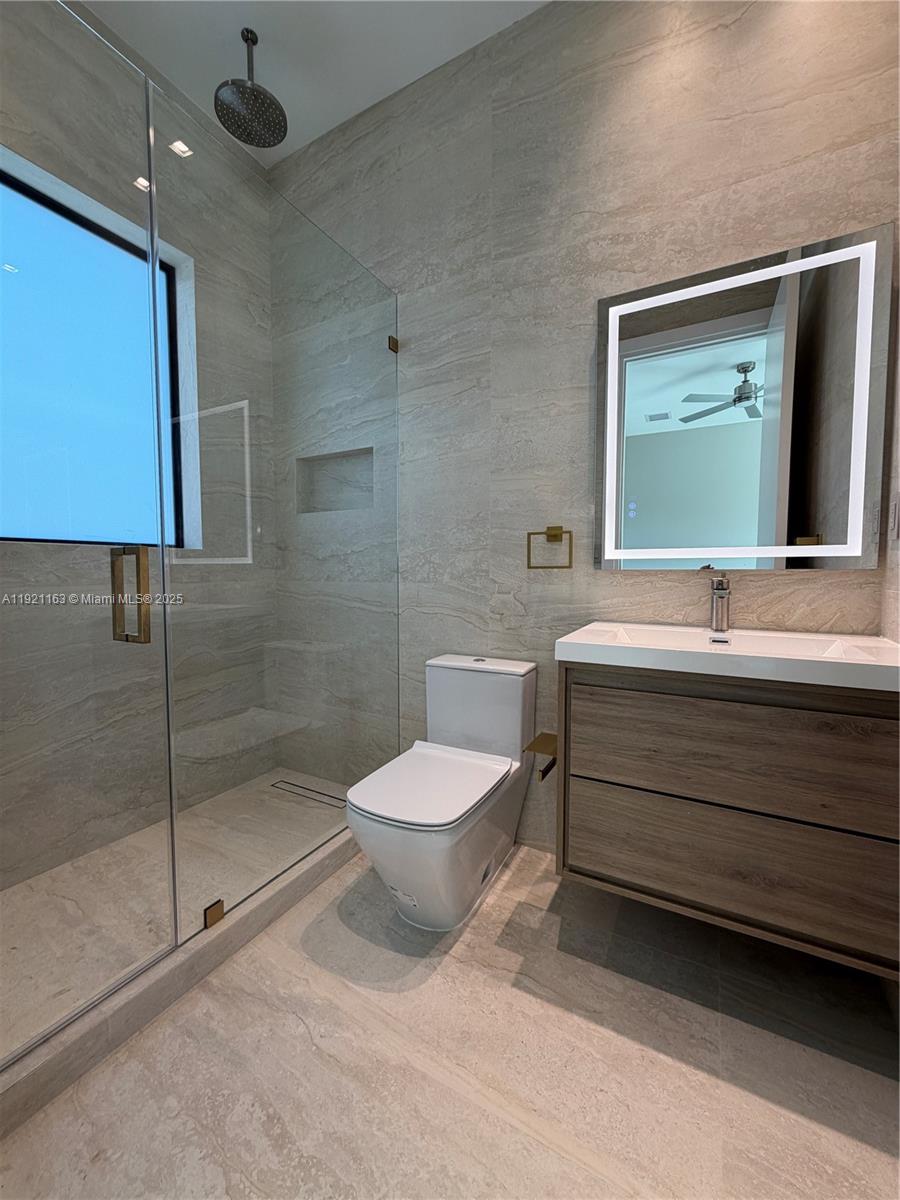 1380 Hollywood Blvd Hollywood, FL 33019