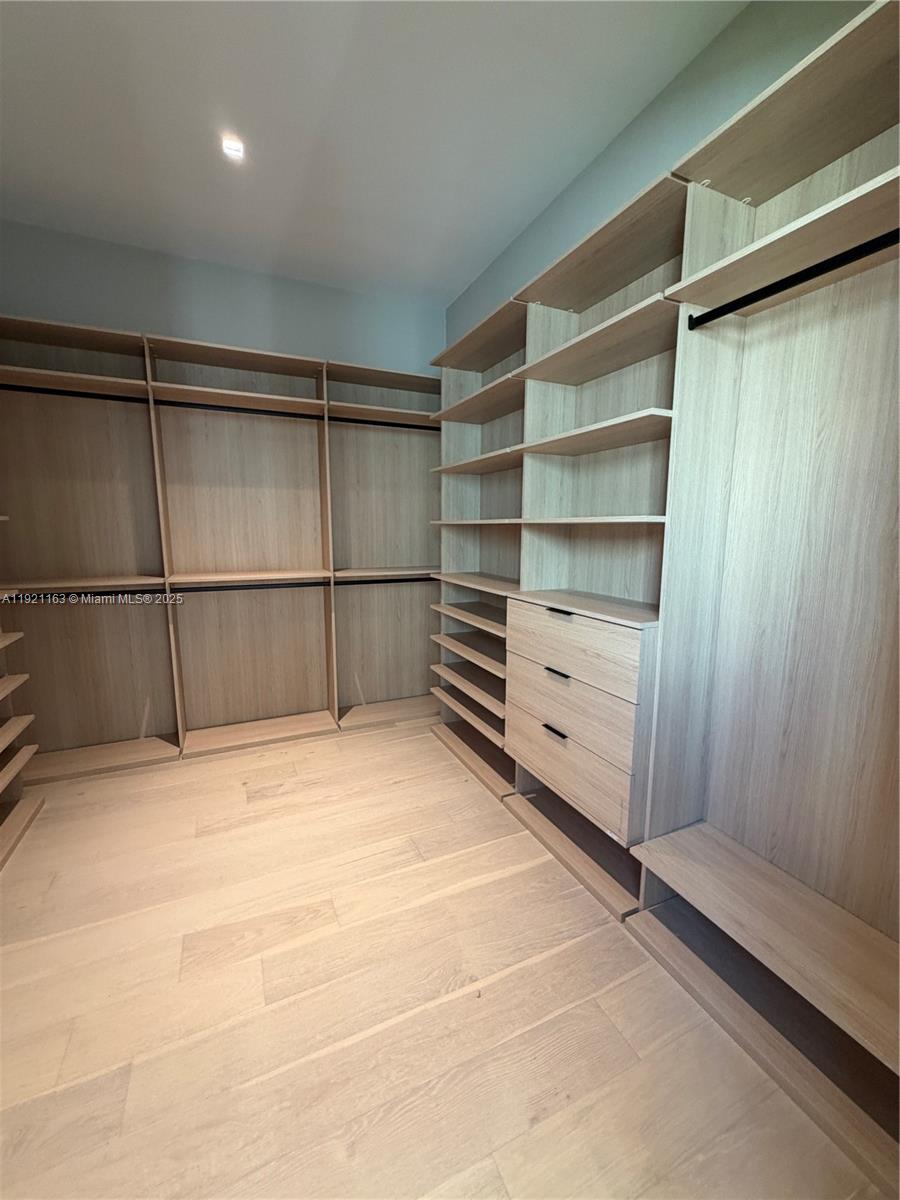 1380 Hollywood Blvd Hollywood, FL 33019