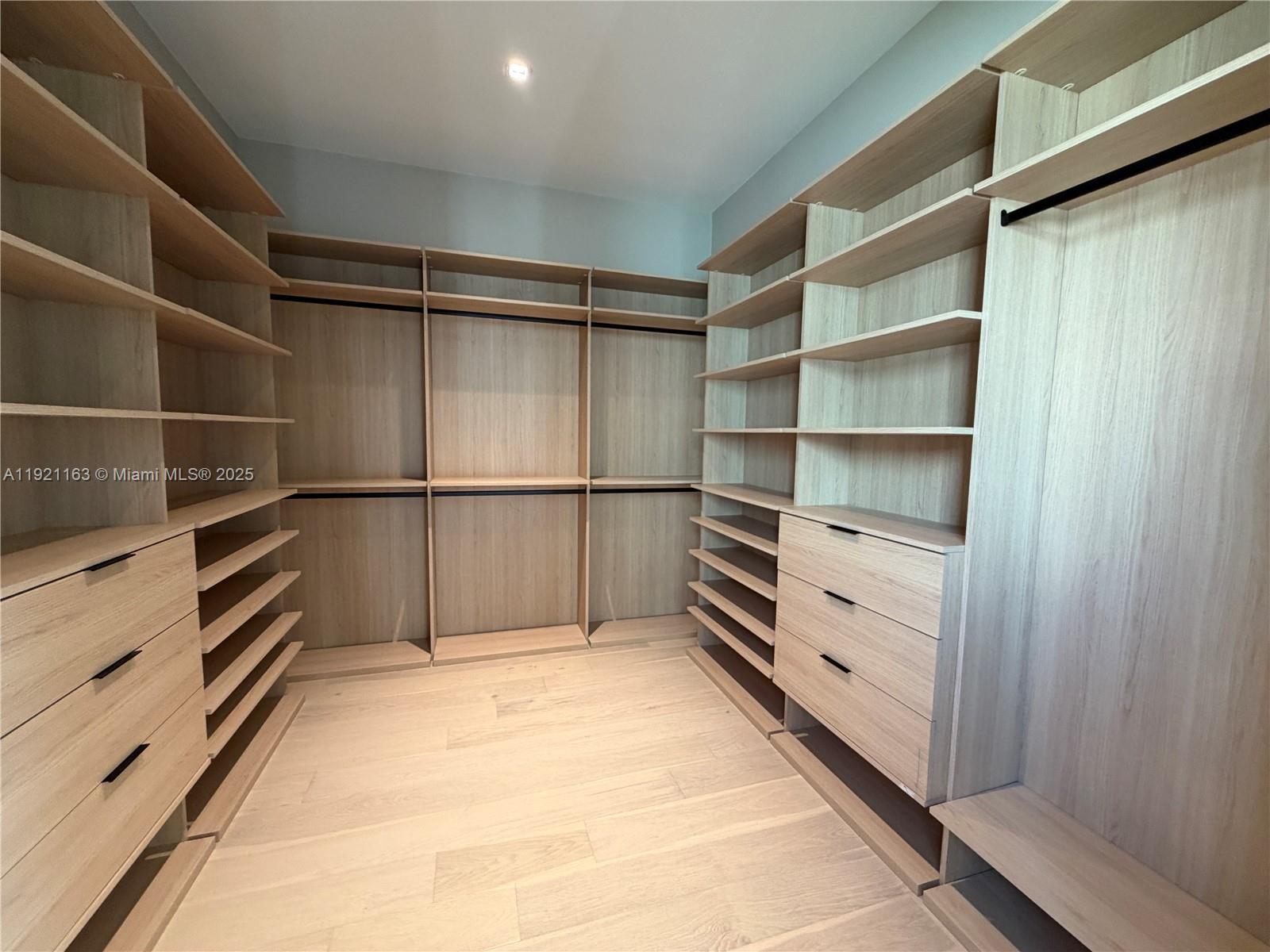 1380 Hollywood Blvd Hollywood, FL 33019