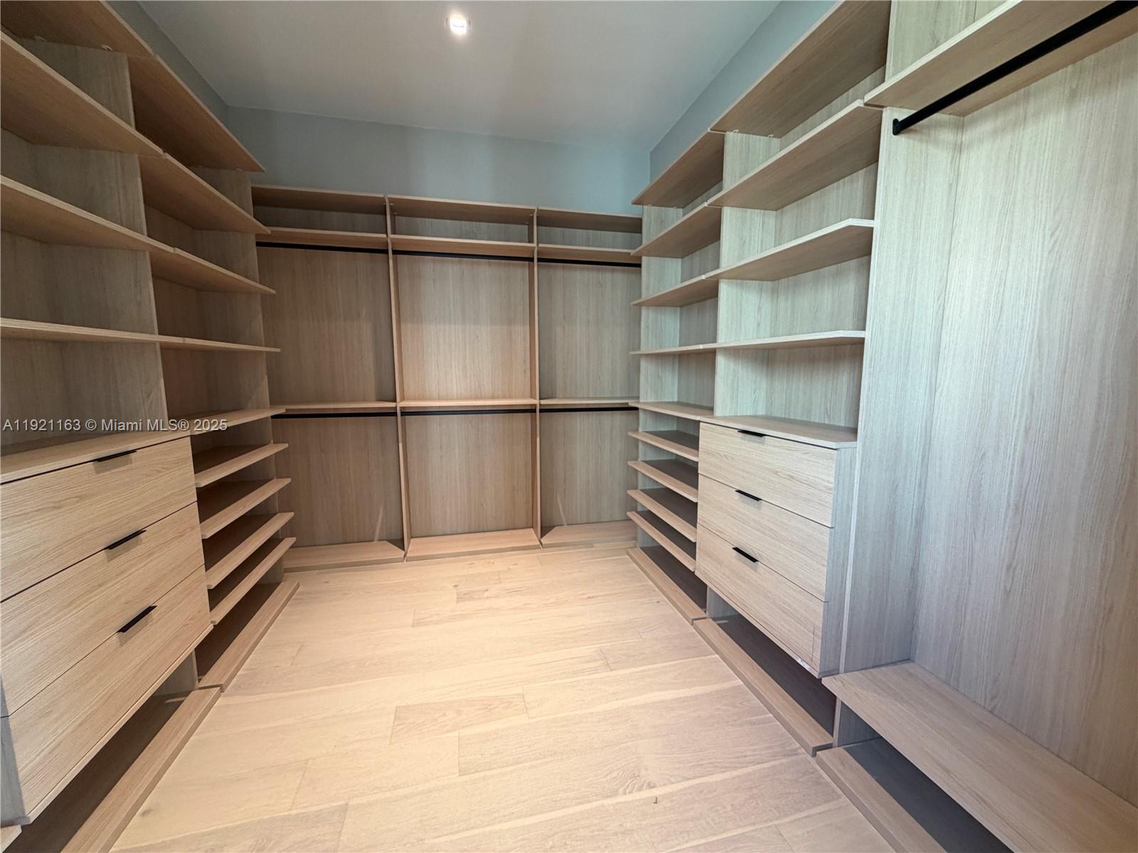 1380 Hollywood Blvd Hollywood, FL 33019