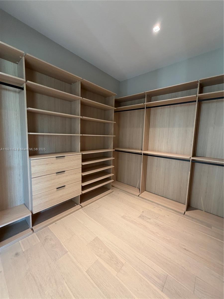 1380 Hollywood Blvd Hollywood, FL 33019