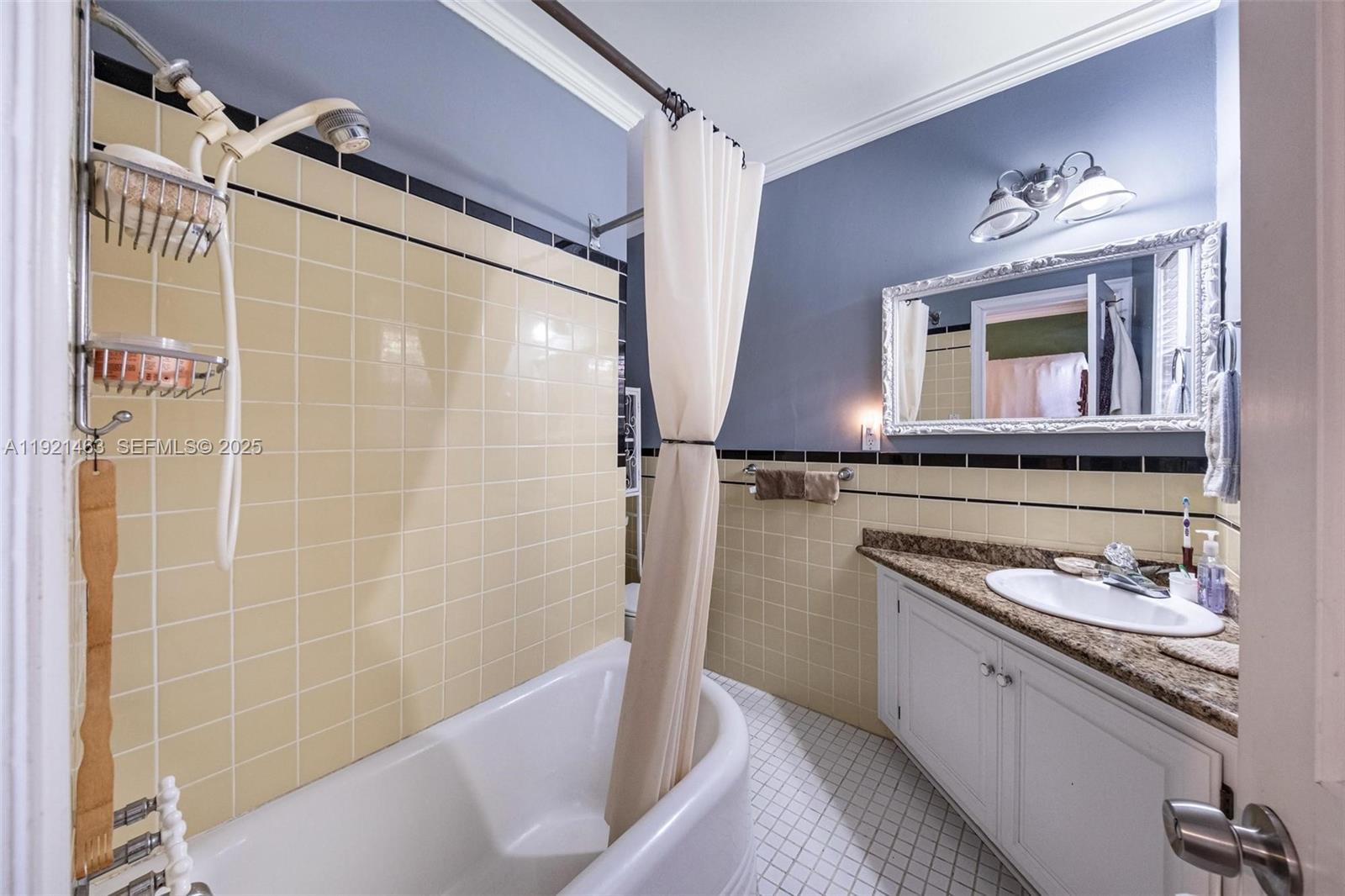 37 NE 44th St Miami, FL 33137