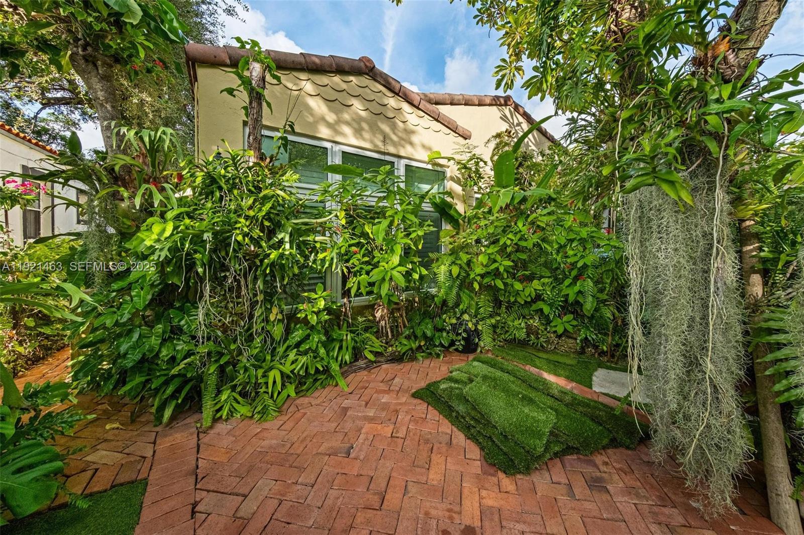 37 NE 44th St Miami, FL 33137