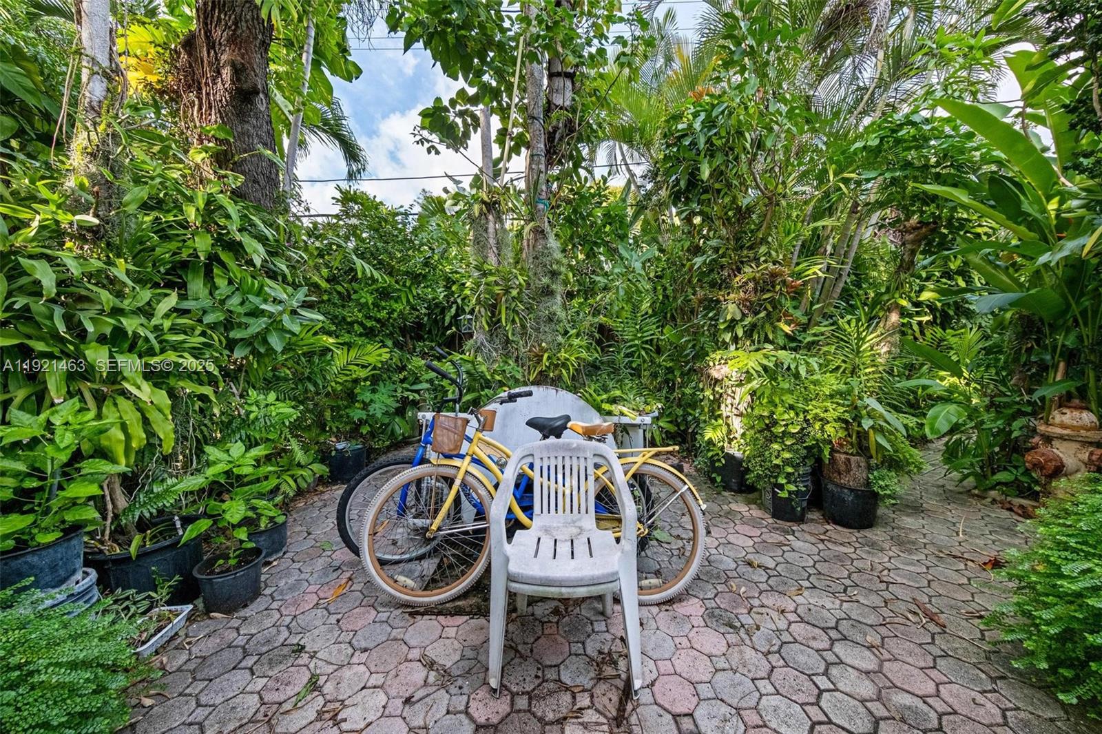 37 NE 44th St Miami, FL 33137