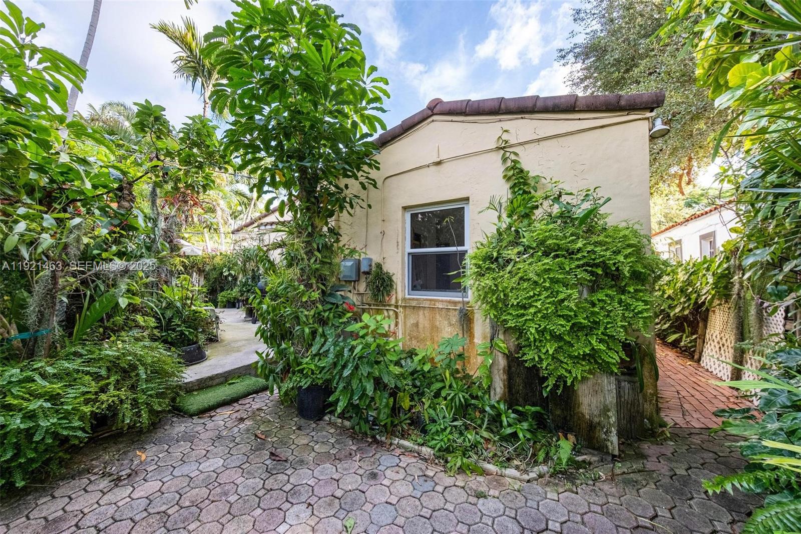 37 NE 44th St Miami, FL 33137