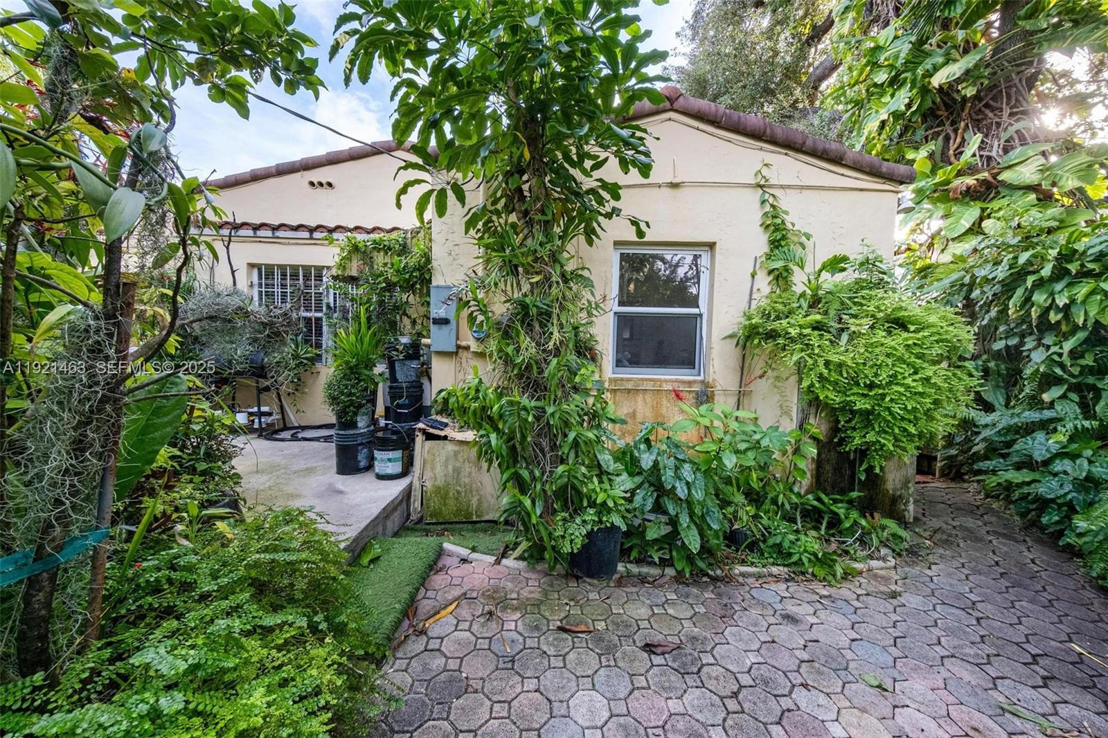 37 NE 44th St Miami, FL 33137